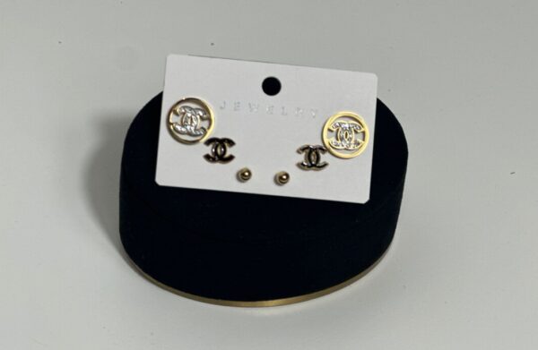 3 DELIG CC ROUND EARRING